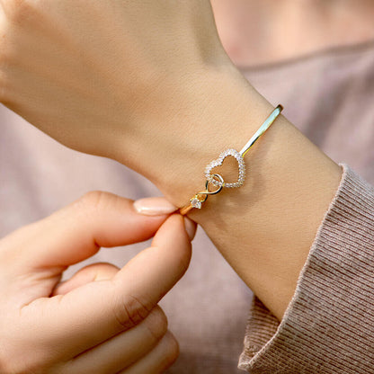 Mother and Daughter A Link That Can Never Be Undone Bracelet